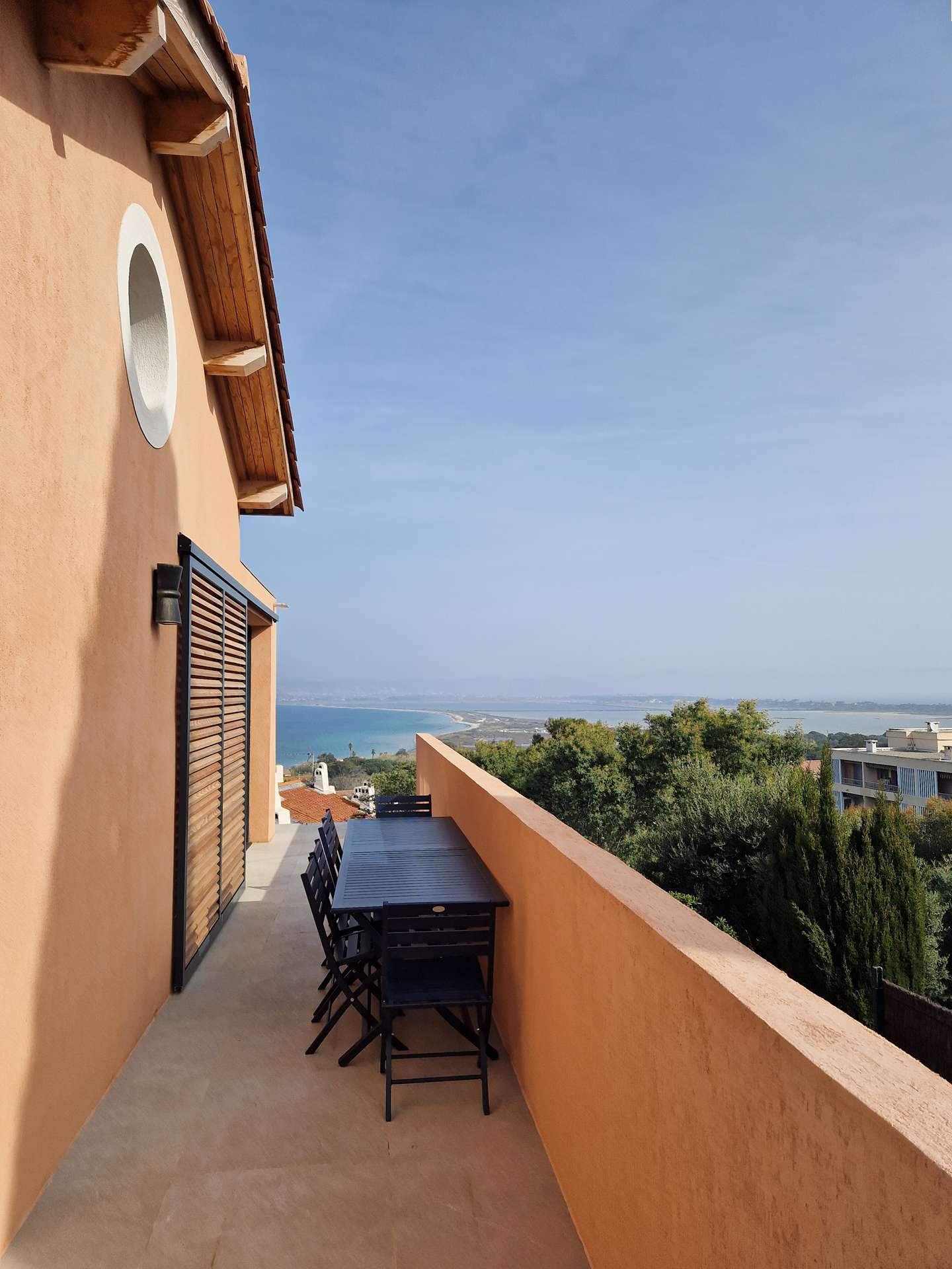 "Villa Paulette"  (  )