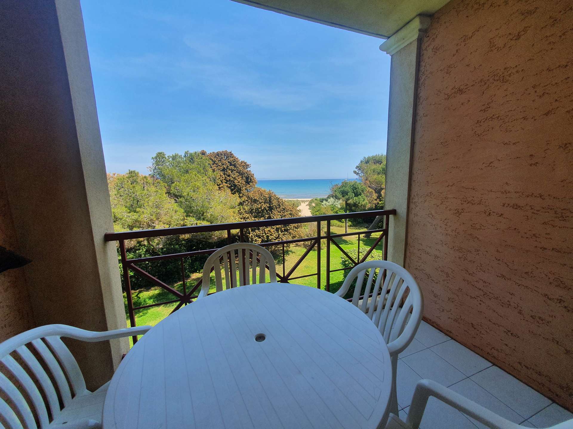 La Pin&egrave;de  (  )